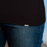 Kemeja-T Rayon Berjalur - Hitam