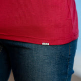 Kemeja-T Rayon Berjalur - Carmine