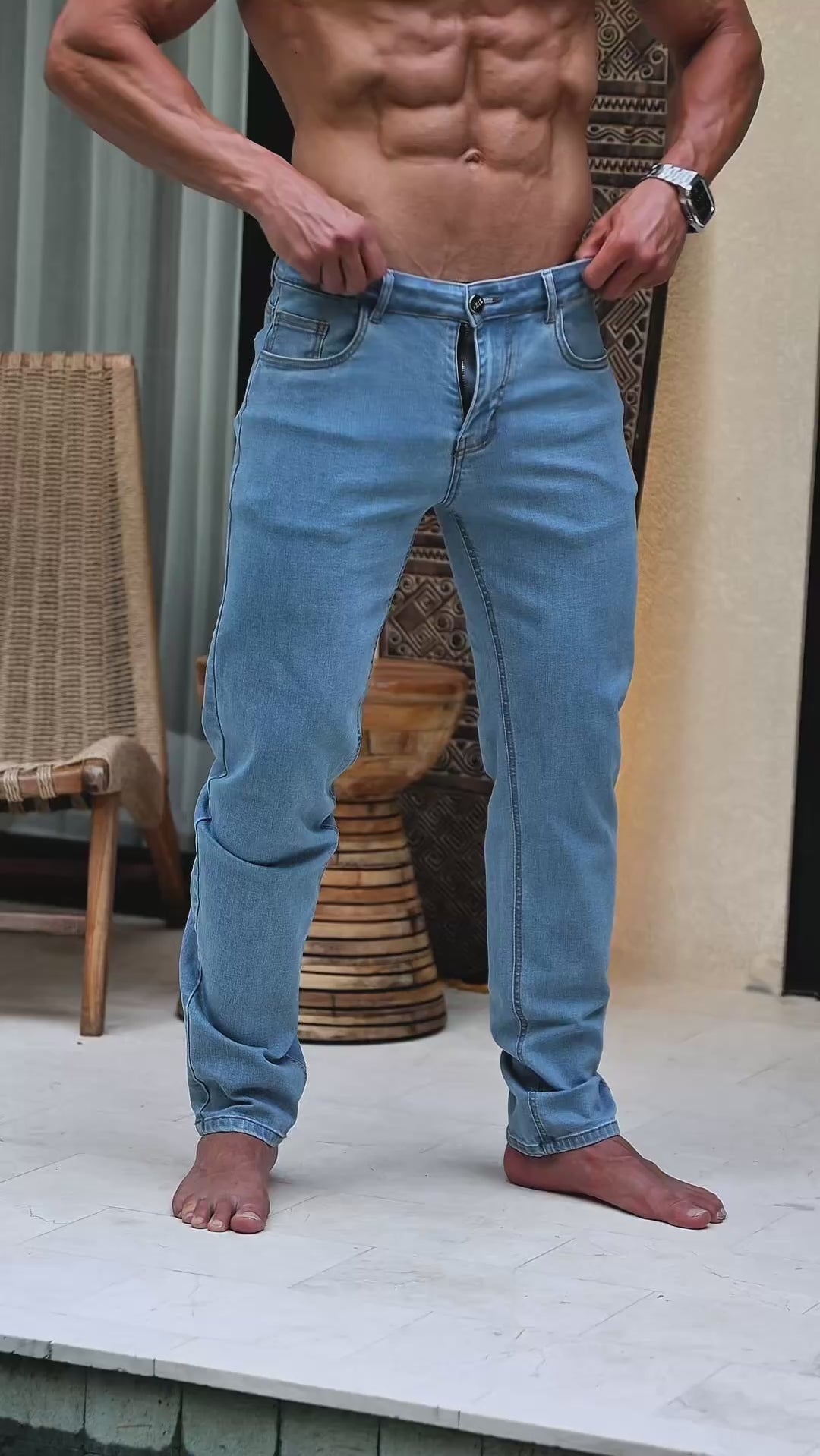 Men’s light blue comfortable stretch straight leg jeans relaxed stylish best fitting jeans