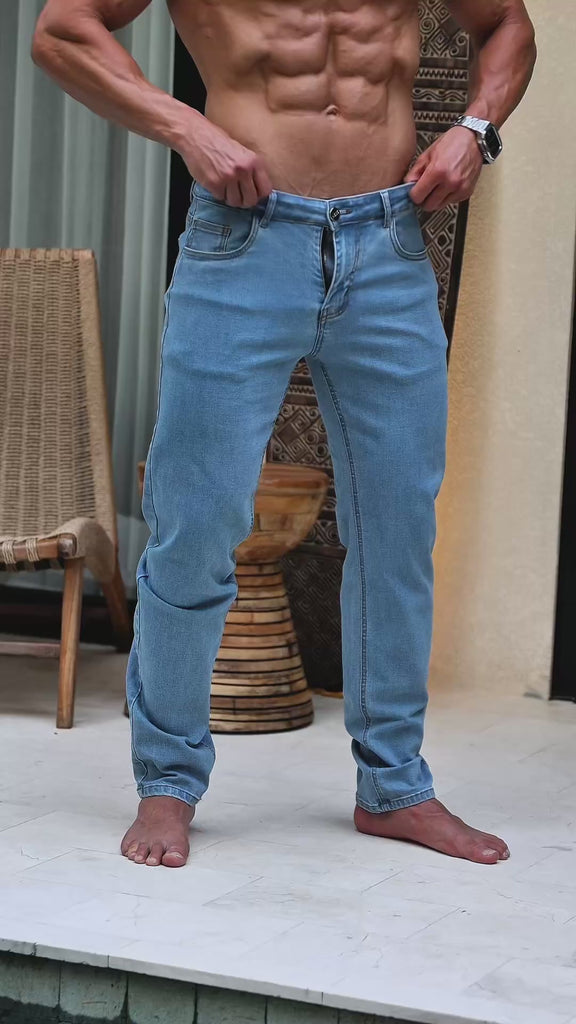 Men’s light blue comfortable stretch straight leg jeans relaxed stylish best fitting jeans